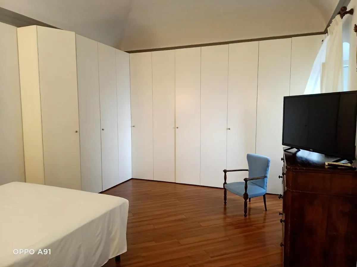 Villa D'Albertis Crevari 0*,