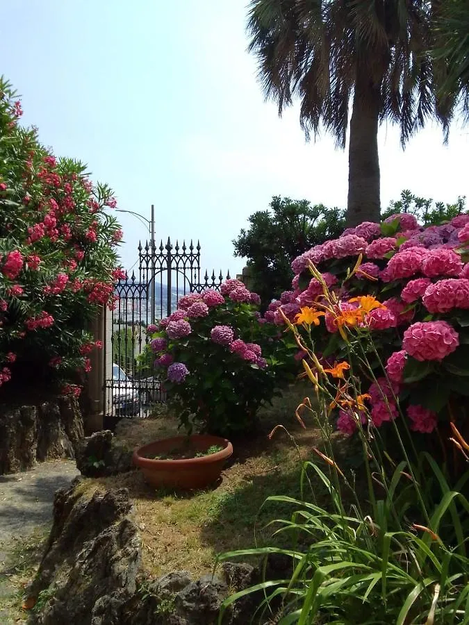Villa D'Albertis Crevari Italien